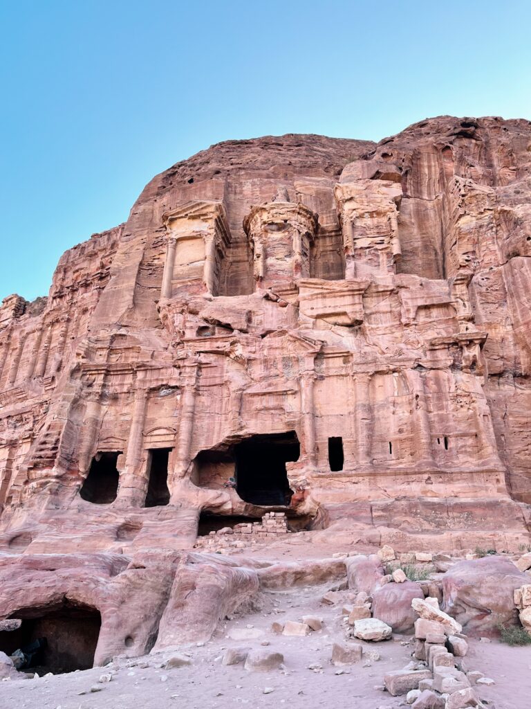 Petra - Al-Khubtha Trail - Grobowce Królewskie