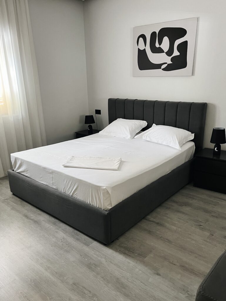 Tirana Albania nocleg