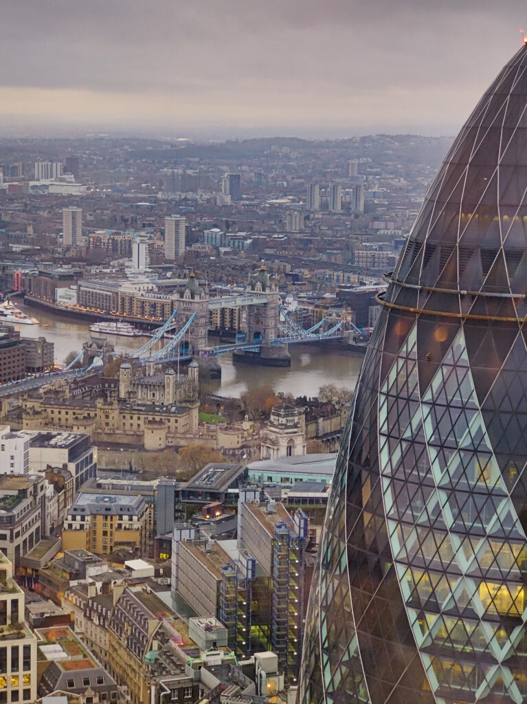 Duck & Waffle rooftop widok na Tower Bridge